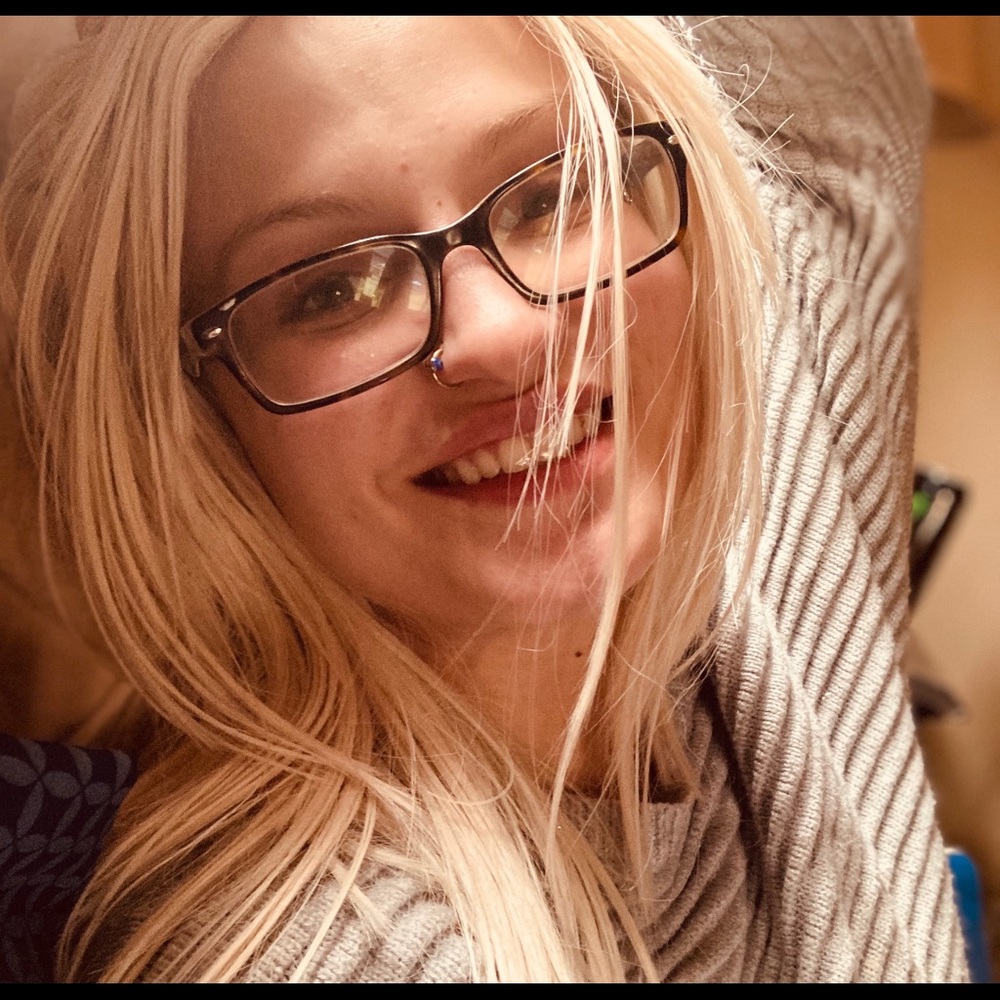 Meet your Posher, Stella